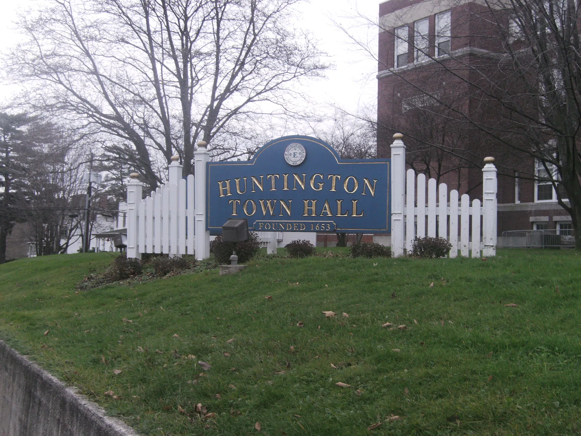 Welcome to Huntington sign, Huntington, NY